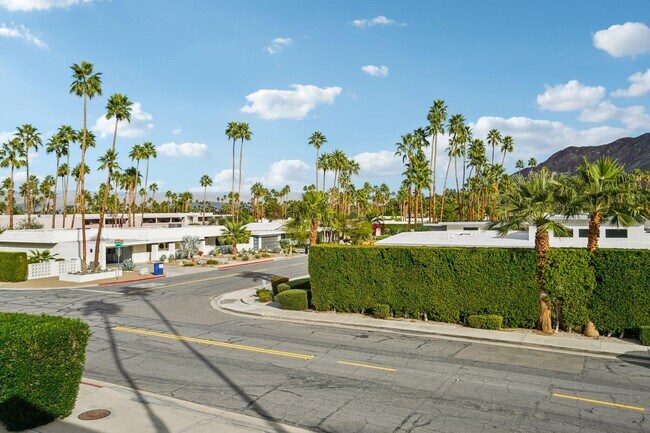 Building Photo - 2727 S Sierra Madre