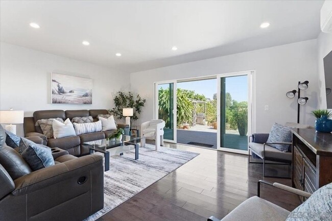 Building Photo - 5447 Soledad Rd