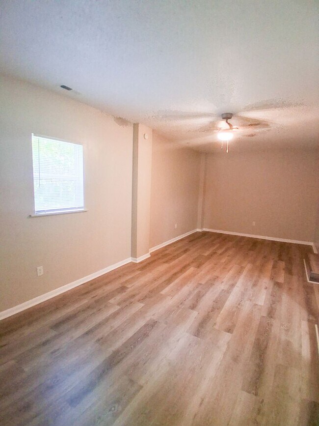 Building Photo - Completely Remodeled 4-Bedroom 2-Bath home...