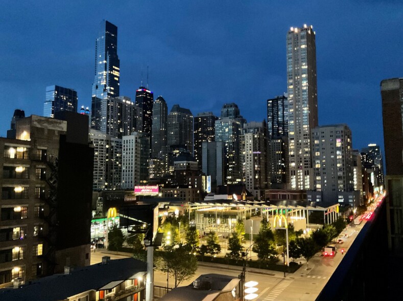 Building Photo - 140 W Ohio St