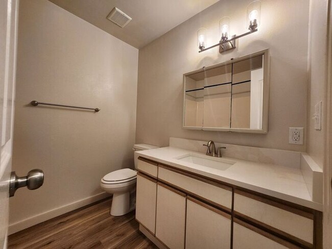 Building Photo - Renovated Cozy 2-Bedroom Duplex | Move In Now – Next Month’s Rent is Waived!