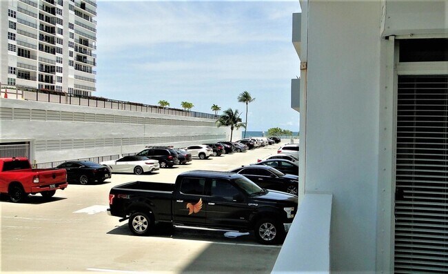 Building Photo - 4250 Galt Ocean Dr
