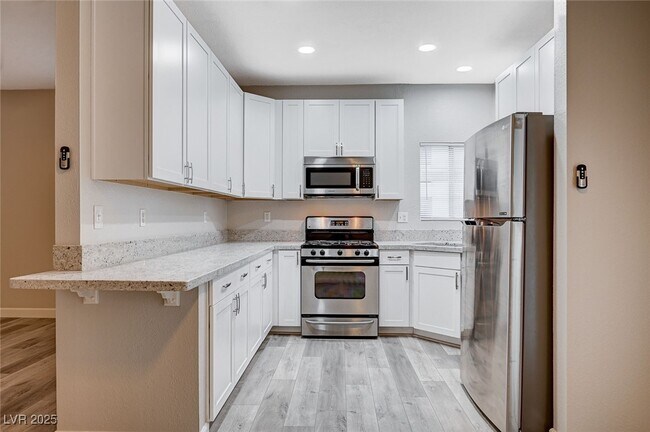 Building Photo - 75 N Valle Verde Dr