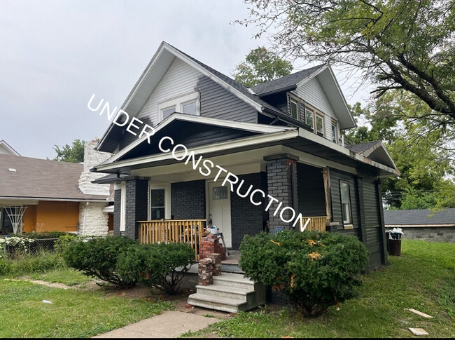 Building Photo - Beautiful Midtown Rehab! Main Floor Primary!