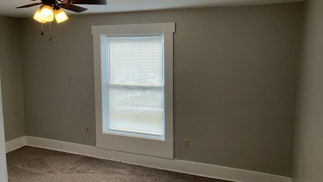 Building Photo - 319 E Canal St