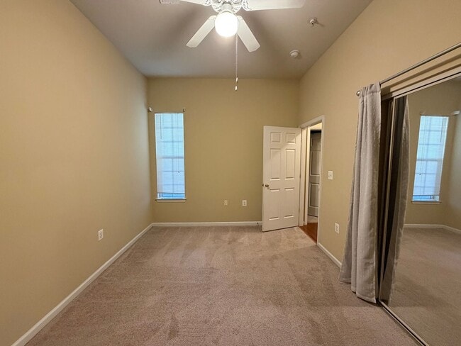 Building Photo - 810 Beverley Dr