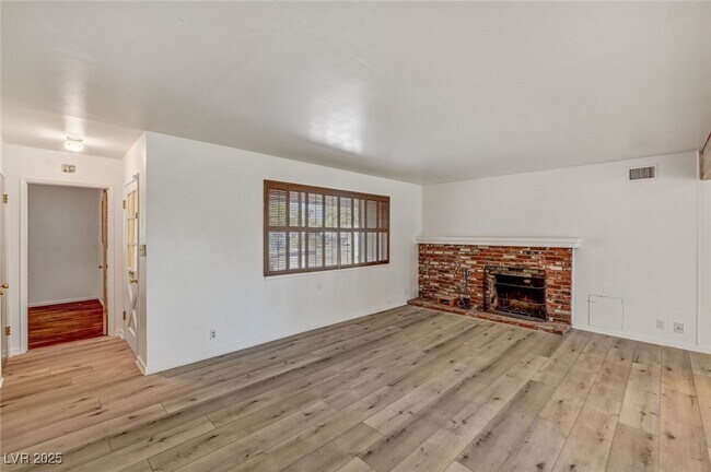 Building Photo - 1516 Inverness Ave