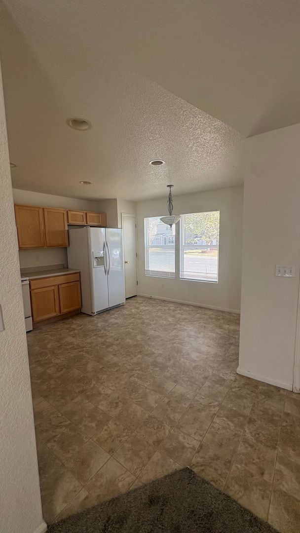 Building Photo - 2 Story Open Concept Home in Idaho Creek Neighborhood