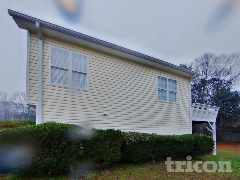 Building Photo - 125 Fawn Ln