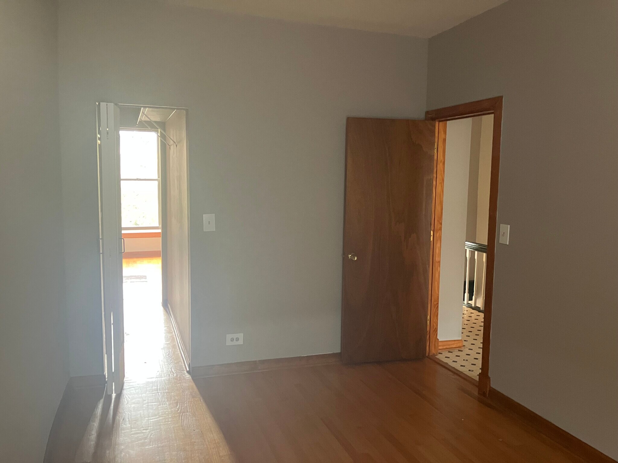 Building Photo - 2438 W Flournoy St