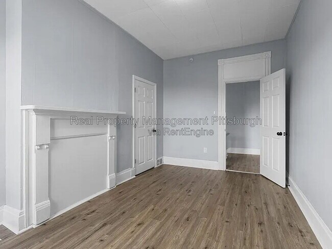 Building Photo - 2721 Cobden St