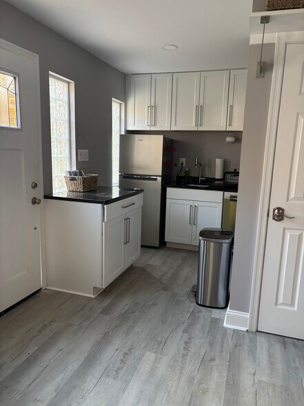 Building Photo - 6245 Cracklingtown Rd