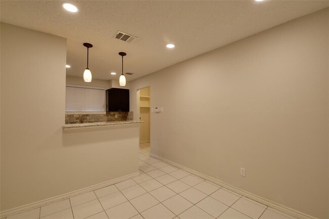 Building Photo - 6526 Foxfern Cir