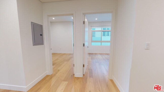 Building Photo - 938 Orange Grove Ave