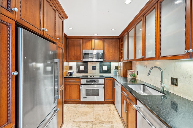 Building Photo - 2295 S Ocean Blvd