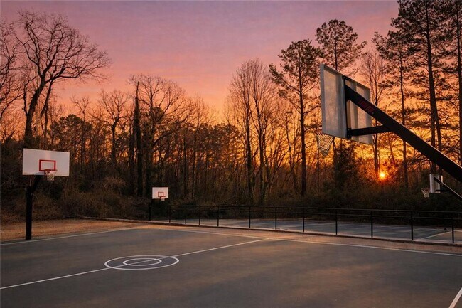 Building Photo - 1375 Walking Wy