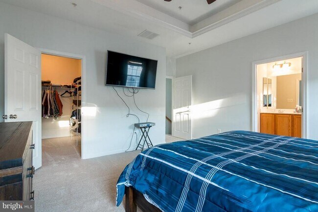 Building Photo - 1752 Theale Way