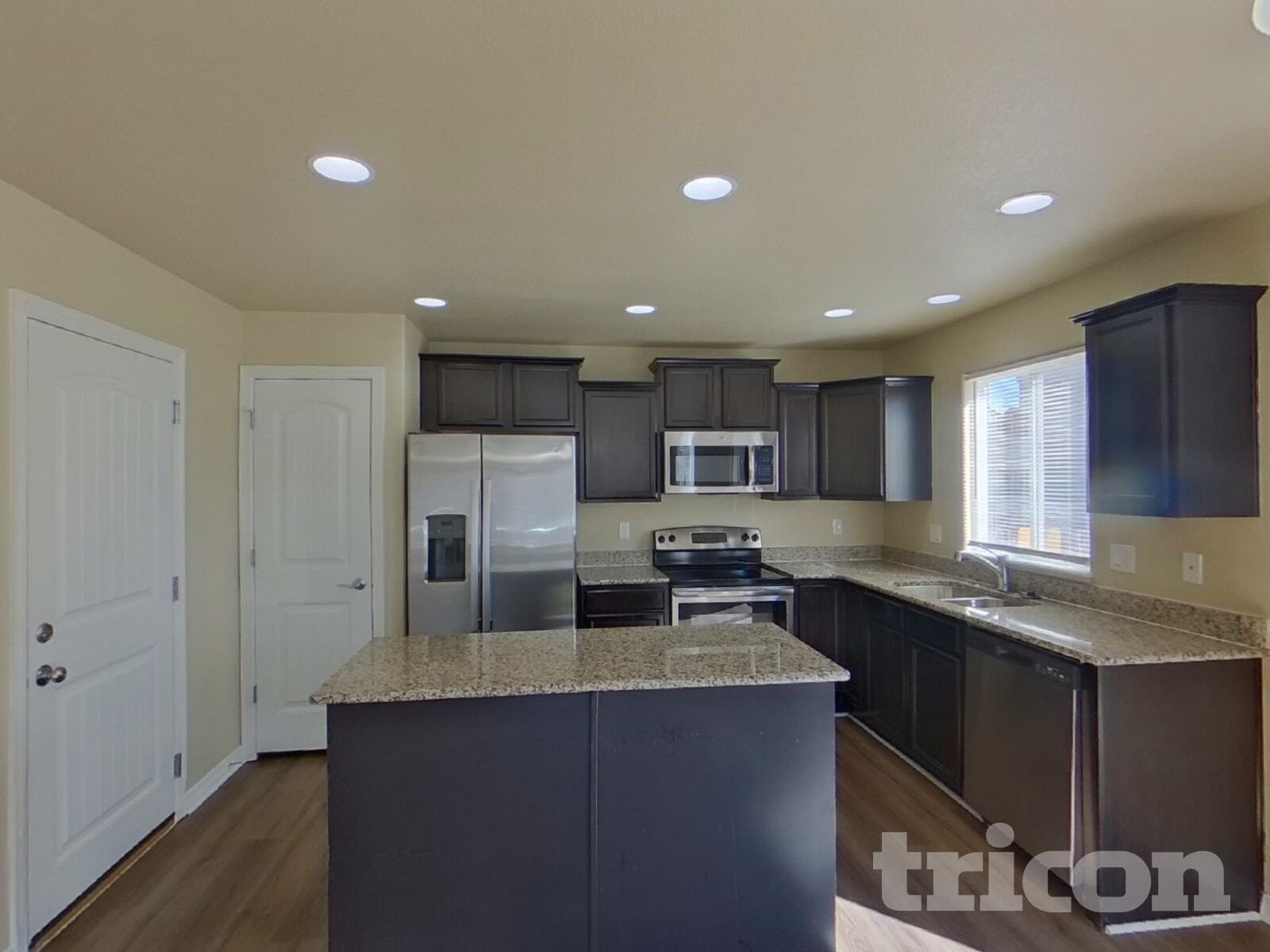 Building Photo - 9899 Silver Stirrup Dr