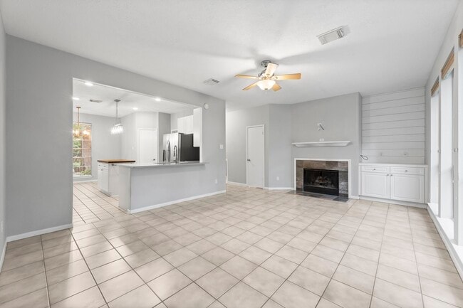 Building Photo - 17 E Willowood Ct