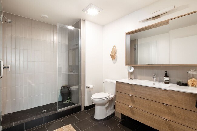 Interior Photo - Frame Mar Vista