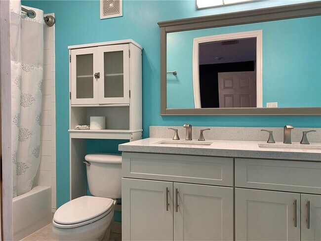 Building Photo - 8549 W Southgate Shores Cir