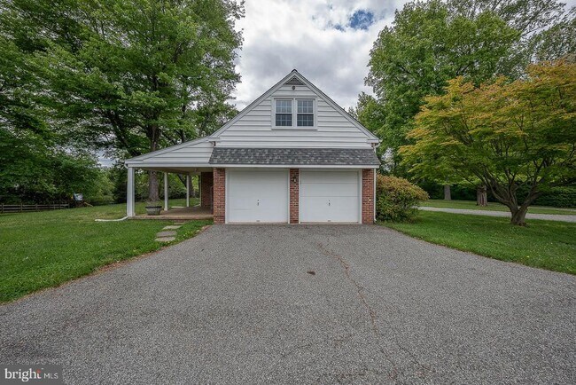 Building Photo - 538 Conestoga Rd