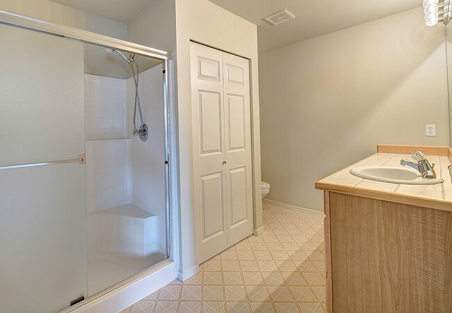 Building Photo - Bright and Sunny Two Story Monroe Three Be...