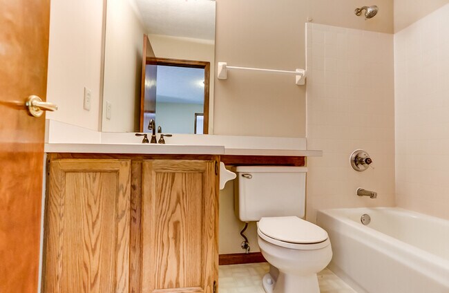 Building Photo - 4 Bedroom Home in Powell