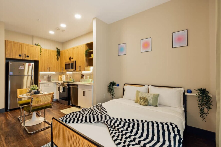 Building Photo - 9127 Research Blvd