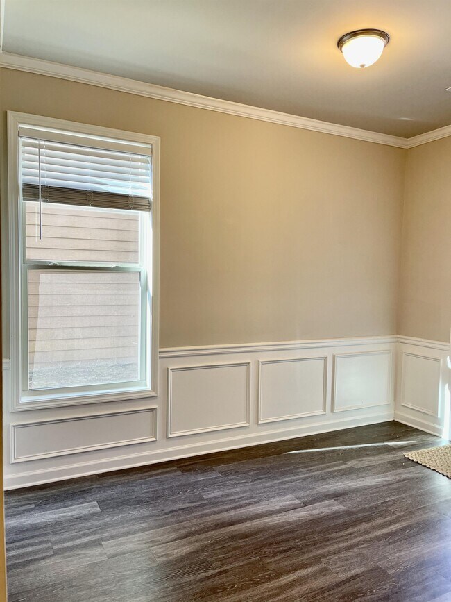 Building Photo - 7260 Silk Tree Pointe