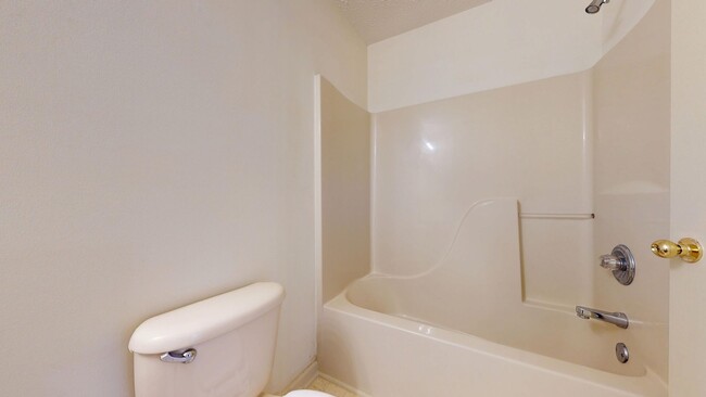 Building Photo - Charming Three Bedroom Columbia Townhome