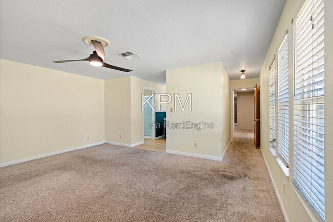 Building Photo - 2155 Portola Ave