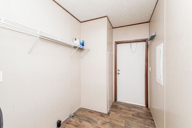 Building Photo - 27849 Frindik Ln