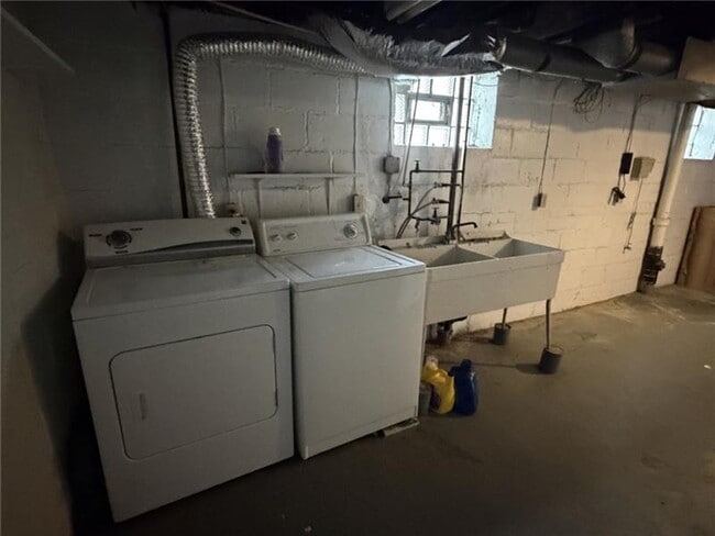 Building Photo - 510 Ivory Ave