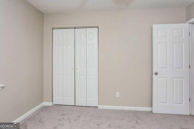 Building Photo - 2453 Crestdale Cir SE