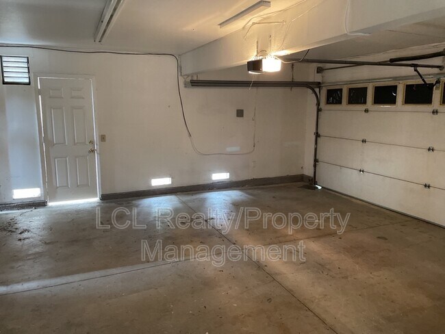 Building Photo - 30322 Marne Way