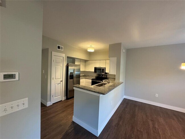 Building Photo - 10000 SW 52nd Ave