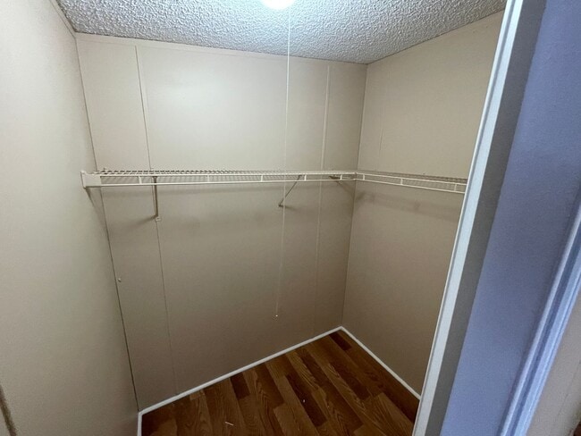 Building Photo - 3/2 Manufactured Home in the Country.