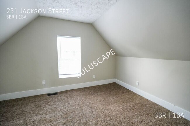 Building Photo - 231 Jackson St