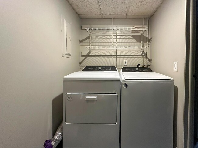 Building Photo - 2130 Essex Rd