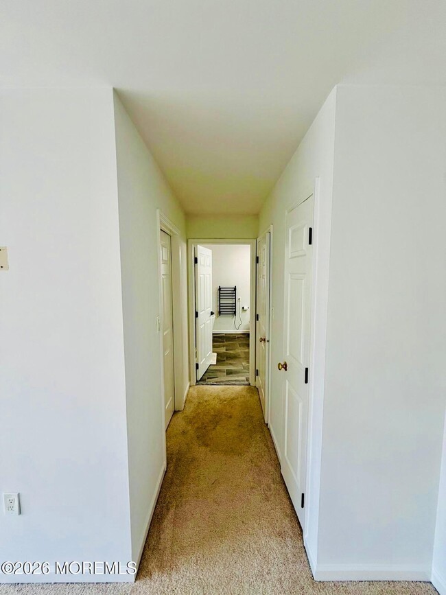 Building Photo - 33 Brownstone Rd