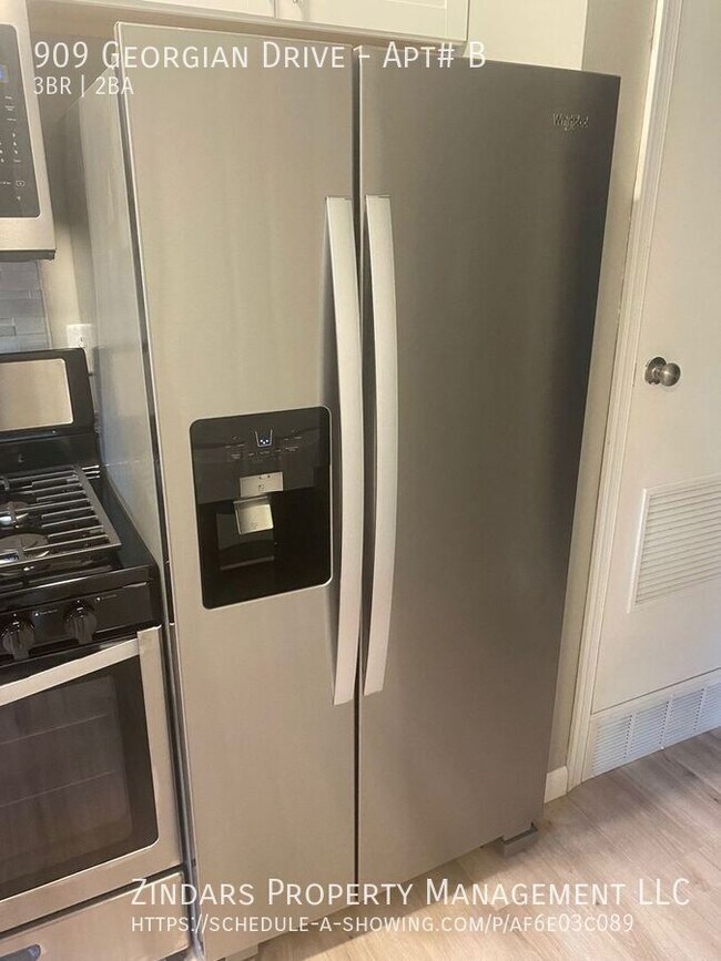 Building Photo - 909 Georgian Dr