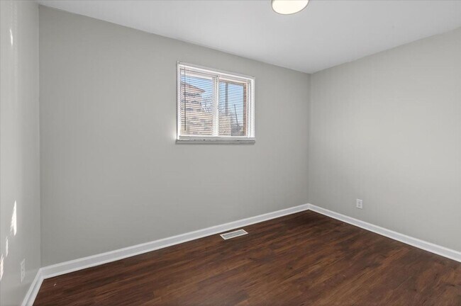 Building Photo - 1801 W Morris St