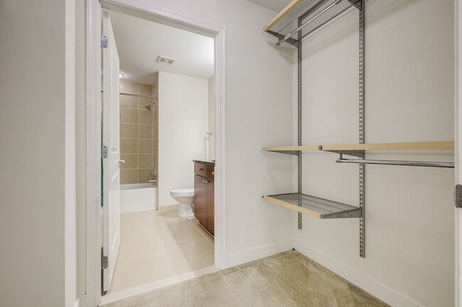 Building Photo - 155 Potomac Passage