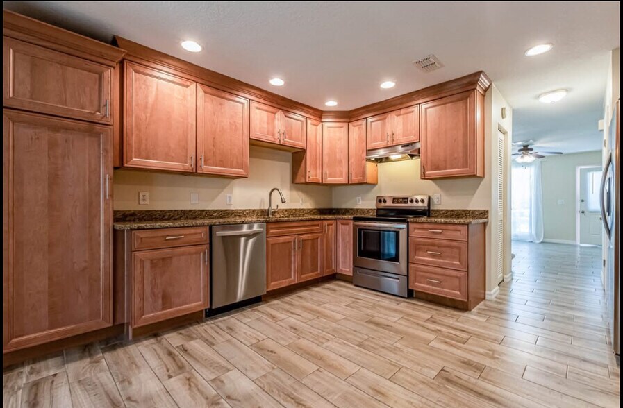 Building Photo - 11347 Regal Square Dr