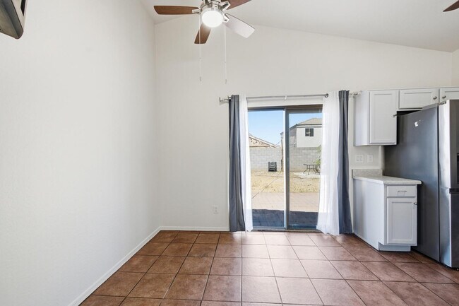 Building Photo - 12418 W Windrose Dr