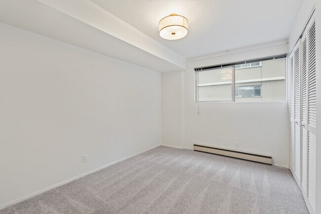 Building Photo - 505 Belmont Ave E