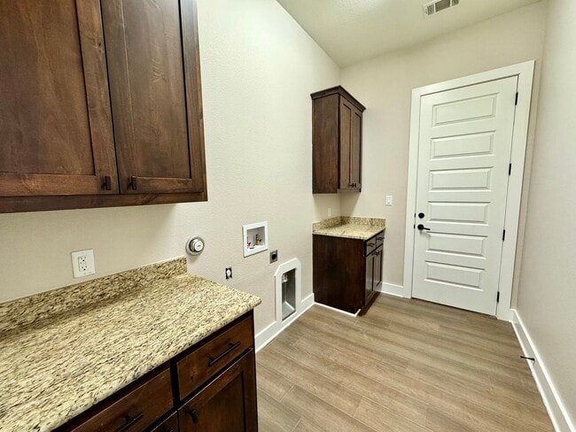 Building Photo - AVAILABLE NOW! One-of-a-Kind Luxury Estate | 5BD/3BA on 2 Acres in Liberty Hill!