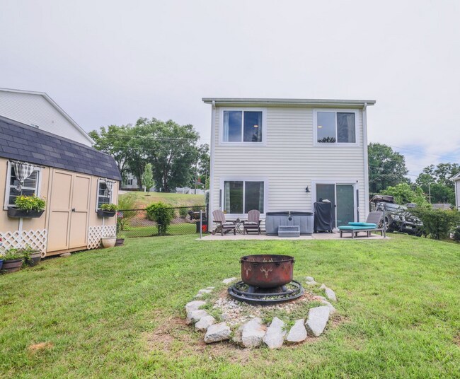 Building Photo - Newer Build House for Rent, Available Sept...