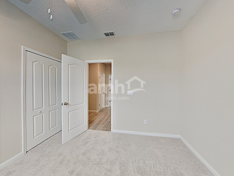 Building Photo - 450 Stone Arbor Ln